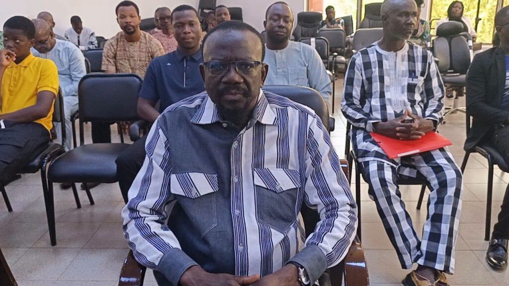 Semaine de l’Avocat burkinabè 2026 : Maître Siaka NIAMBA dédicace un recueil consacré aux textes régissant la profession d’avocat whatsapp image 2026 07 29 at 06.51.02 (2)