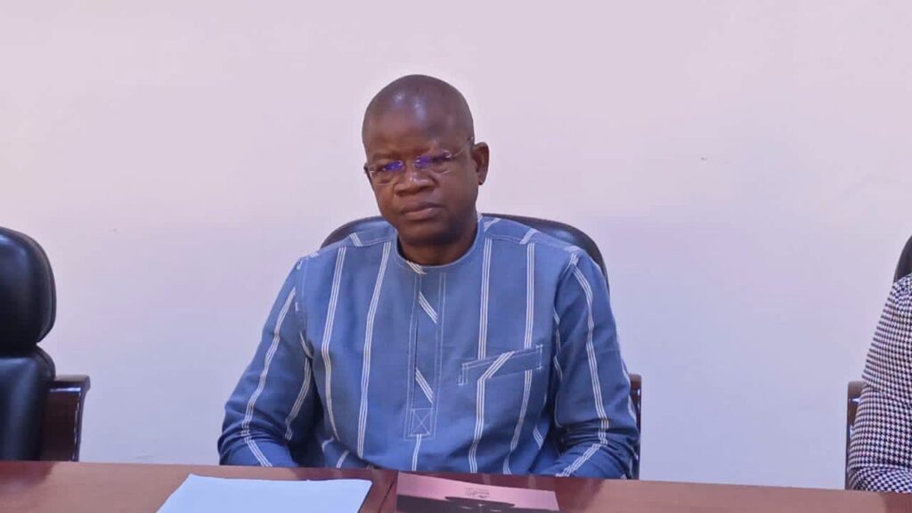 Semaine de l’Avocat burkinabè 2026 : Maître Siaka NIAMBA dédicace un recueil consacré aux textes régissant la profession d’avocat whatsapp image 2026 07 29 at 06.51.02 (3)