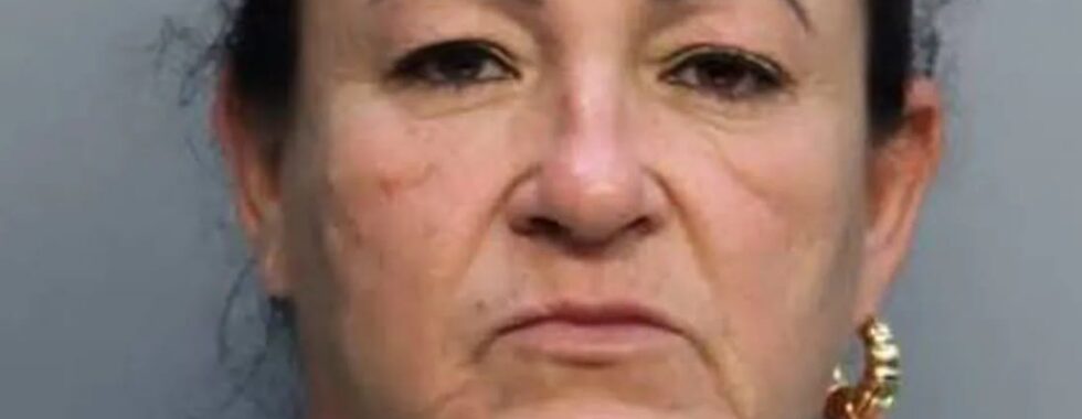 États-Unis : Une femme jette des excréments au visage de sa voisine, qu’elle soupçonnait d’avoir une liaison avec son mari whatsapp image 2026 09 14 at 07.41.17