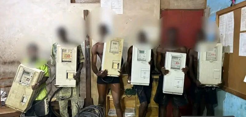 Bénin : La police court-circuite six voleurs de compteurs électriques whatsapp image 2026 09 29 at 18.22.47